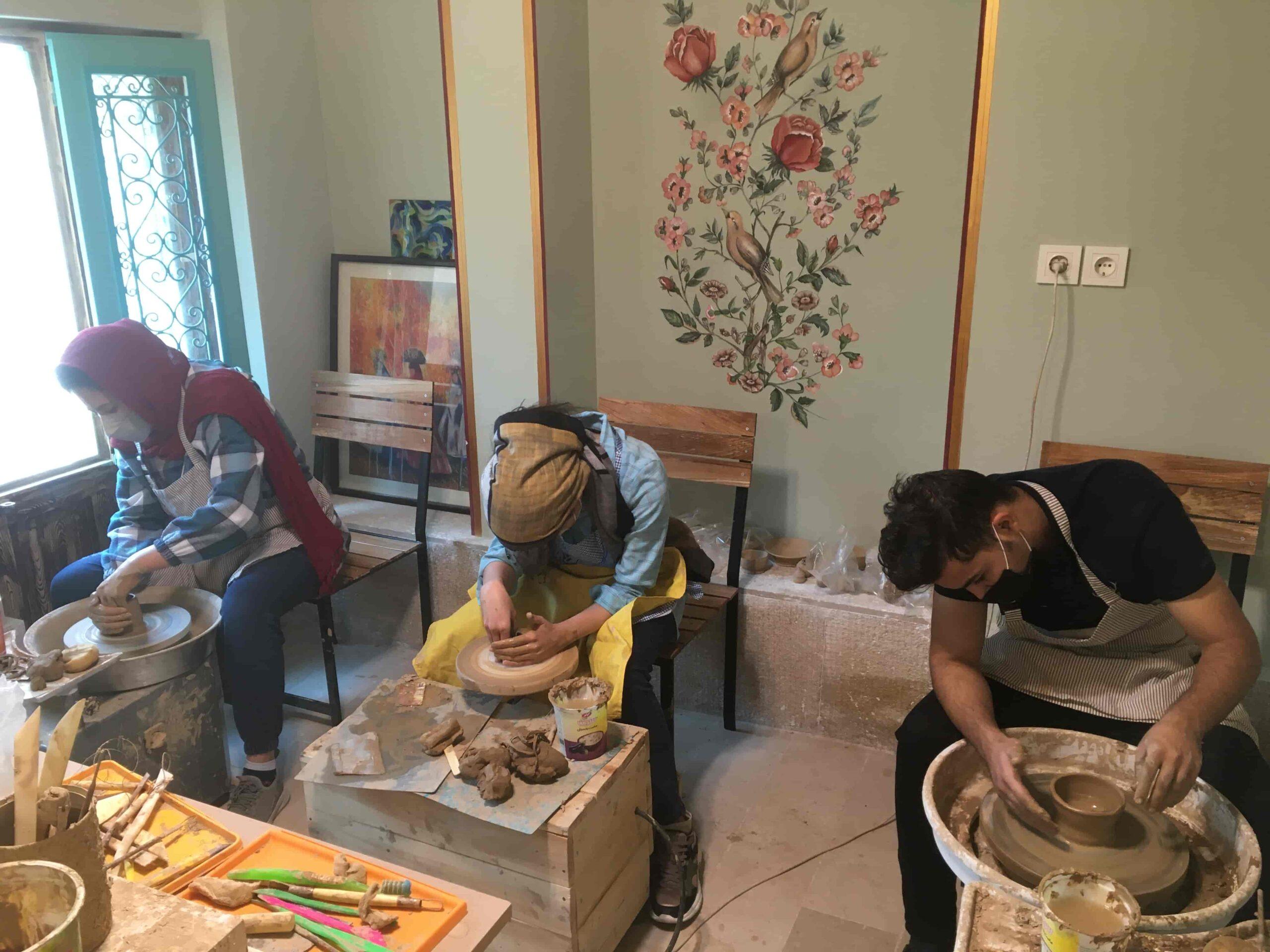 دوره گروهی سفالگری با چرخ